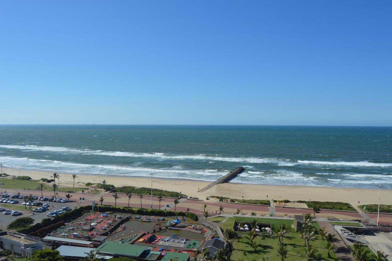 Accommodation Front - Classy 4 Sleeper With Ocean Views Durban Ngoại thất bức ảnh