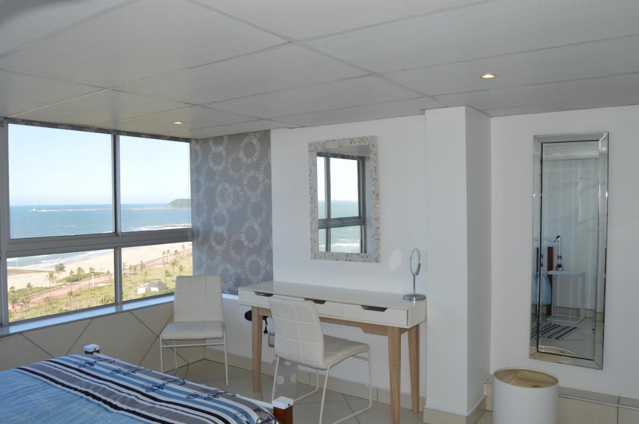 Accommodation Front - Classy 4 Sleeper With Ocean Views Durban Ngoại thất bức ảnh